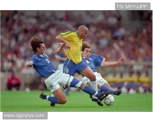 足球巨星风采大集结:领略世界级球员的传奇与辉煌瞬间 足球巨星风采大集结:领略世界级球员的传奇与辉煌瞬间