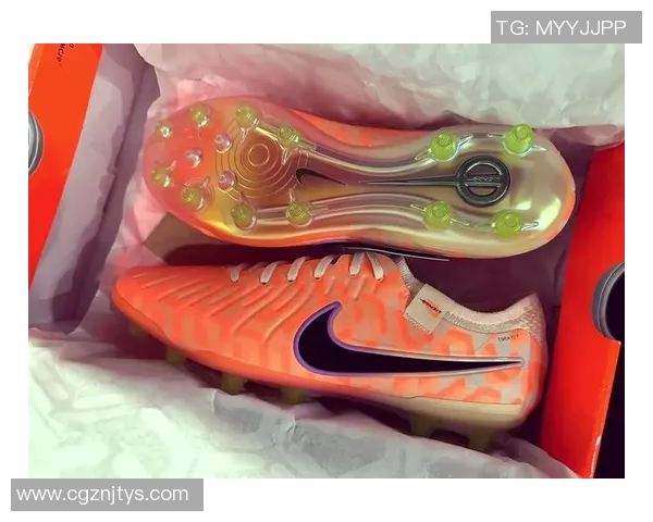 选择适合球星训练的足球鞋技巧及推荐，提升训练效果的关键因素